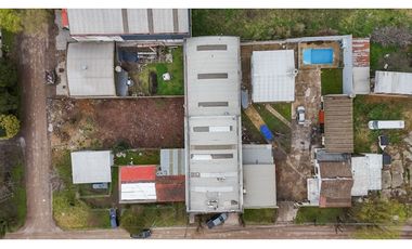 VENTA EN BLOCK 2 GALPONES 977m2 CUBIERTOS MAS LOTE 510m2 Dist E3
