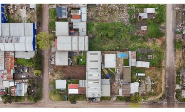 VENTA EN BLOCK 2 GALPONES 977m2 CUBIERTOS MAS LOTE 510m2 Dist E3