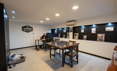 VENTA EN BLOCK 2 GALPONES 977m2 CUBIERTOS MAS LOTE 510m2 Dist E3