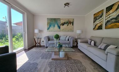 Casa en Venta en Condominio Haras de Linderos / 3D + 2B