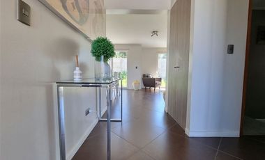 Casa en Venta en Condominio Haras de Linderos / 3D + 2B