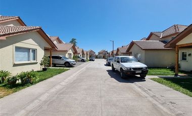 Casa en Venta en Condominio Haras de Linderos / 3D + 2B