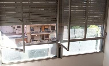 Alquiler Departamento 1 dormitorio A/A z/Patio Olmos en Centro $500.000 finales.