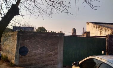 SE VENDE CASA  A REFACCIONAR EN SANTO TOMÉ