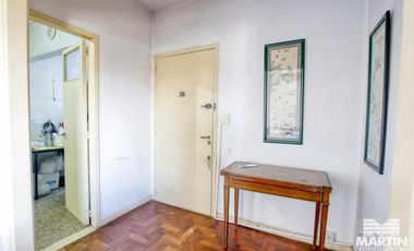 Departamento 4 ambientes con baño y toilette - Olivos excelente ubicación.