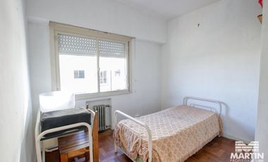 Departamento 4 ambientes con baño y toilette - Olivos excelente ubicación.