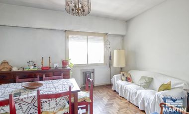 Departamento 4 ambientes con baño y toilette - Olivos excelente ubicación.