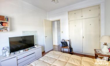 Departamento 4 ambientes con baño y toilette - Olivos excelente ubicación.