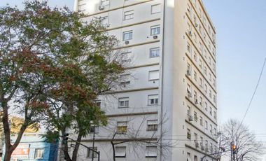 Departamento 4 ambientes con baño y toilette - Olivos excelente ubicación.