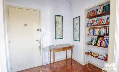 Departamento 4 ambientes con baño y toilette - Olivos excelente ubicación.