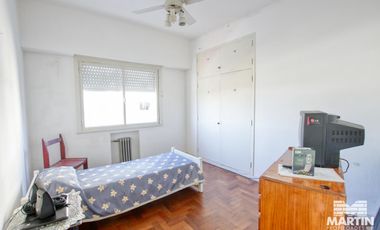 Departamento 4 ambientes con baño y toilette - Olivos excelente ubicación.