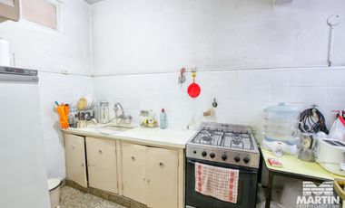 Departamento 4 ambientes con baño y toilette - Olivos excelente ubicación.