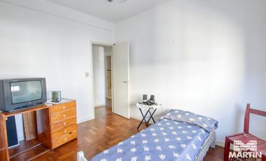 Departamento 4 ambientes con baño y toilette - Olivos excelente ubicación.