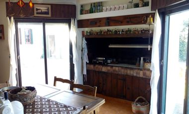 Casa -de Estilo Inglés 4 amb en una sola planta Quilmes Residencial