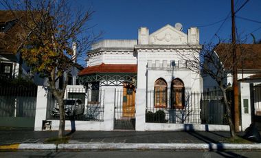 Casa -de Estilo Inglés 4 amb en una sola planta Quilmes Residencial