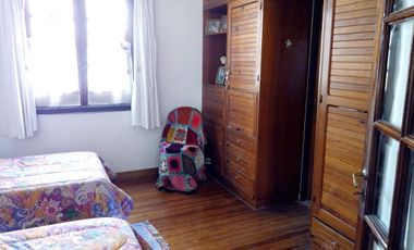 Casa -de Estilo Inglés 4 amb en una sola planta Quilmes Residencial