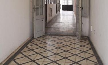 OPORTUNIDAD !!!! Casa antigua reciclada- Lomas de Zamora Este