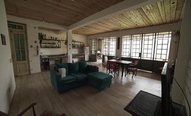 OPORTUNIDAD !!!! Casa antigua reciclada- Lomas de Zamora Este