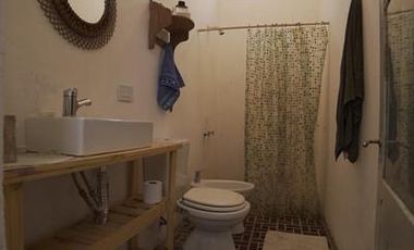 OPORTUNIDAD !!!! Casa antigua reciclada- Lomas de Zamora Este