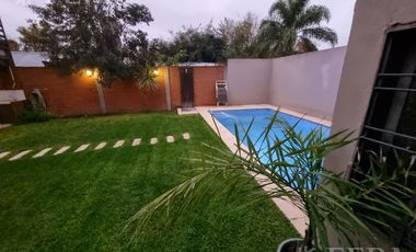 Venta de casa 5 ambientes con cochera y piscina en Belén de Escobar