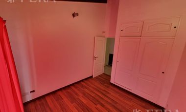Venta de casa 5 ambientes con cochera y piscina en Belén de Escobar