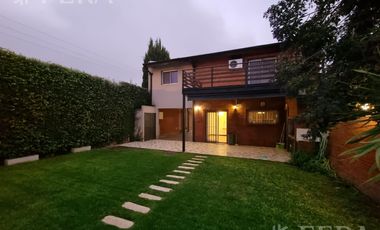 Venta de casa 5 ambientes con cochera y piscina en Belén de Escobar
