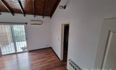 Venta de casa 5 ambientes con cochera y piscina en Belén de Escobar