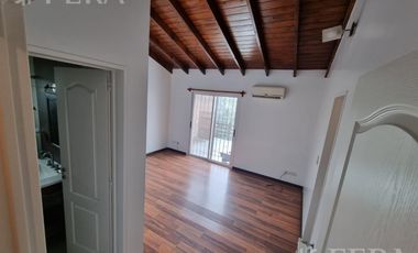 Venta de casa 5 ambientes con cochera y piscina en Belén de Escobar