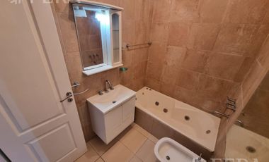 Venta de casa 5 ambientes con cochera y piscina en Belén de Escobar