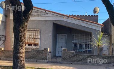 Casa en  venta en Pérez
