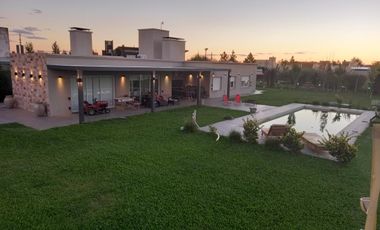 Casa - Roldan-  Barrio Las Tardes- Panamá 2835- Venta