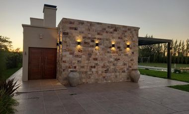 Casa - Roldan-  Barrio Las Tardes- Panamá 2835- Venta