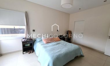 Casa 4 dormitorios venta en San Isidro Labrador, Villa Nueva