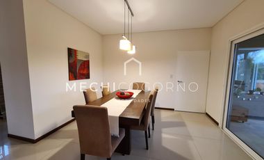Casa 4 dormitorios venta en San Isidro Labrador, Villa Nueva