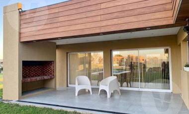 Casa en venta - Barrio Lagos de Canning