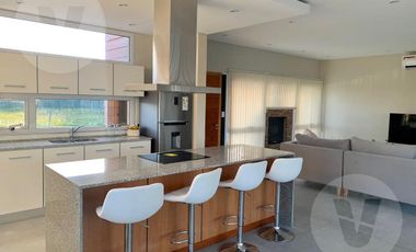 Casa en venta - Barrio Lagos de Canning