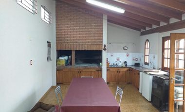VENTA DE CASA 4 AMBIENTES EN RAMOS MEJIA