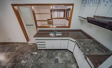 PH USO PROFESIONAL - IMPECABLE - En 2 plantas 242m2 al frente - Villa Urquiza