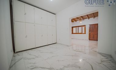 PH USO PROFESIONAL - IMPECABLE - En 2 plantas 242m2 al frente - Villa Urquiza