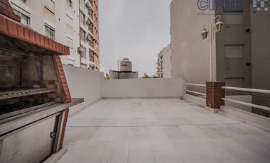 PH USO PROFESIONAL - IMPECABLE - En 2 plantas 242m2 al frente - Villa Urquiza