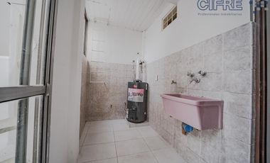 PH USO PROFESIONAL - IMPECABLE - En 2 plantas 242m2 al frente - Villa Urquiza