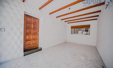 PH USO PROFESIONAL - IMPECABLE - En 2 plantas 242m2 al frente - Villa Urquiza