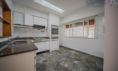 PH USO PROFESIONAL - IMPECABLE - En 2 plantas 242m2 al frente - Villa Urquiza