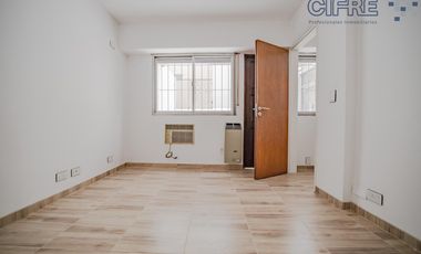 PH USO PROFESIONAL - IMPECABLE - En 2 plantas 242m2 al frente - Villa Urquiza