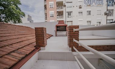 PH USO PROFESIONAL - IMPECABLE - En 2 plantas 242m2 al frente - Villa Urquiza