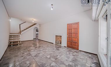 PH USO PROFESIONAL - IMPECABLE - En 2 plantas 242m2 al frente - Villa Urquiza