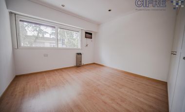 PH USO PROFESIONAL - IMPECABLE - En 2 plantas 242m2 al frente - Villa Urquiza