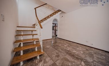 PH USO PROFESIONAL - IMPECABLE - En 2 plantas 242m2 al frente - Villa Urquiza