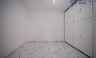 PH USO PROFESIONAL - IMPECABLE - En 2 plantas 242m2 al frente - Villa Urquiza