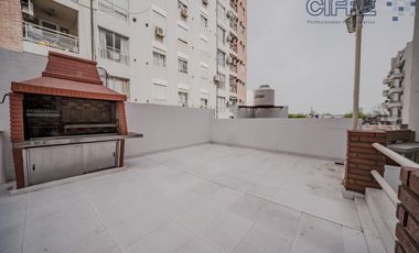 PH USO PROFESIONAL - IMPECABLE - En 2 plantas 242m2 al frente - Villa Urquiza